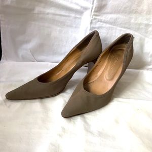 LK Bennet London- Luxury brand shoes. Size: 36 1/2 (US 7) Good condition